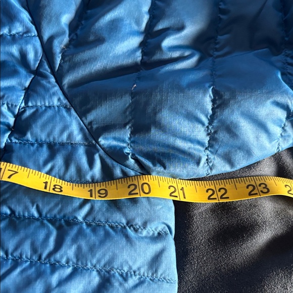 Patagonia Women's Vibrant Blue Down Sweater - Picture 14 of 16